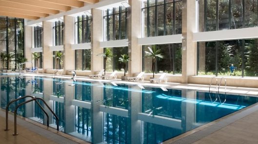 Бассейн и бани