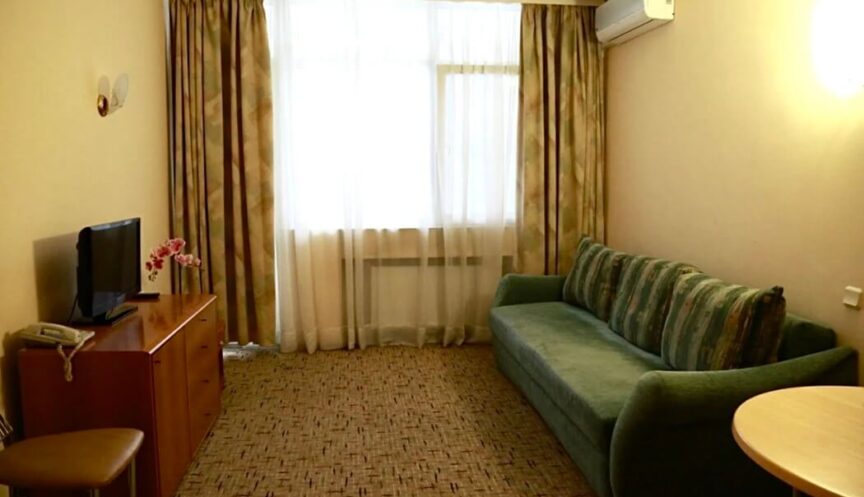 Полулюкс (Урал)